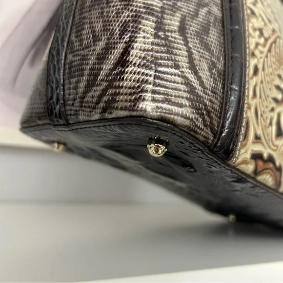 ❌SOLD❌Brahmin Duxbury Gold Bel Canto Satchel - Picture 12 of 14